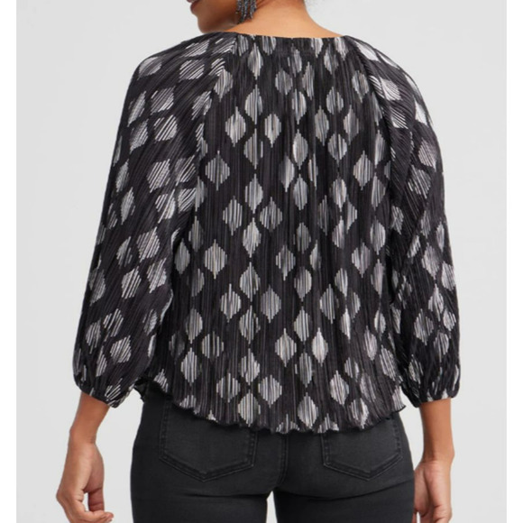 Chico's Diamond Foil Crinkle Tee Size Large / 2 Black White Geometric Plisse Top - Picture 6 of 10